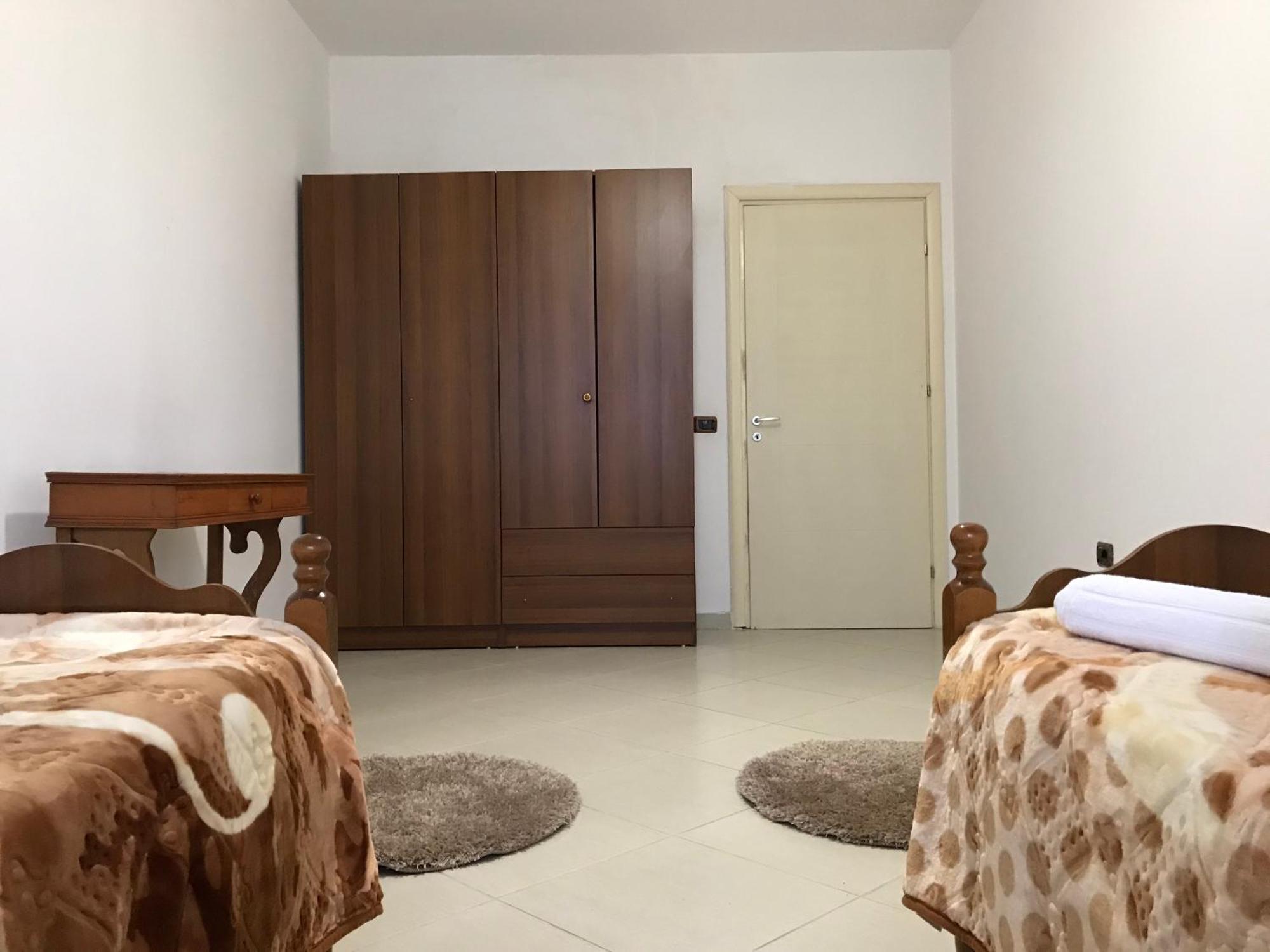 Home Sweet Home 1 - Guest House Tirana Kamer foto