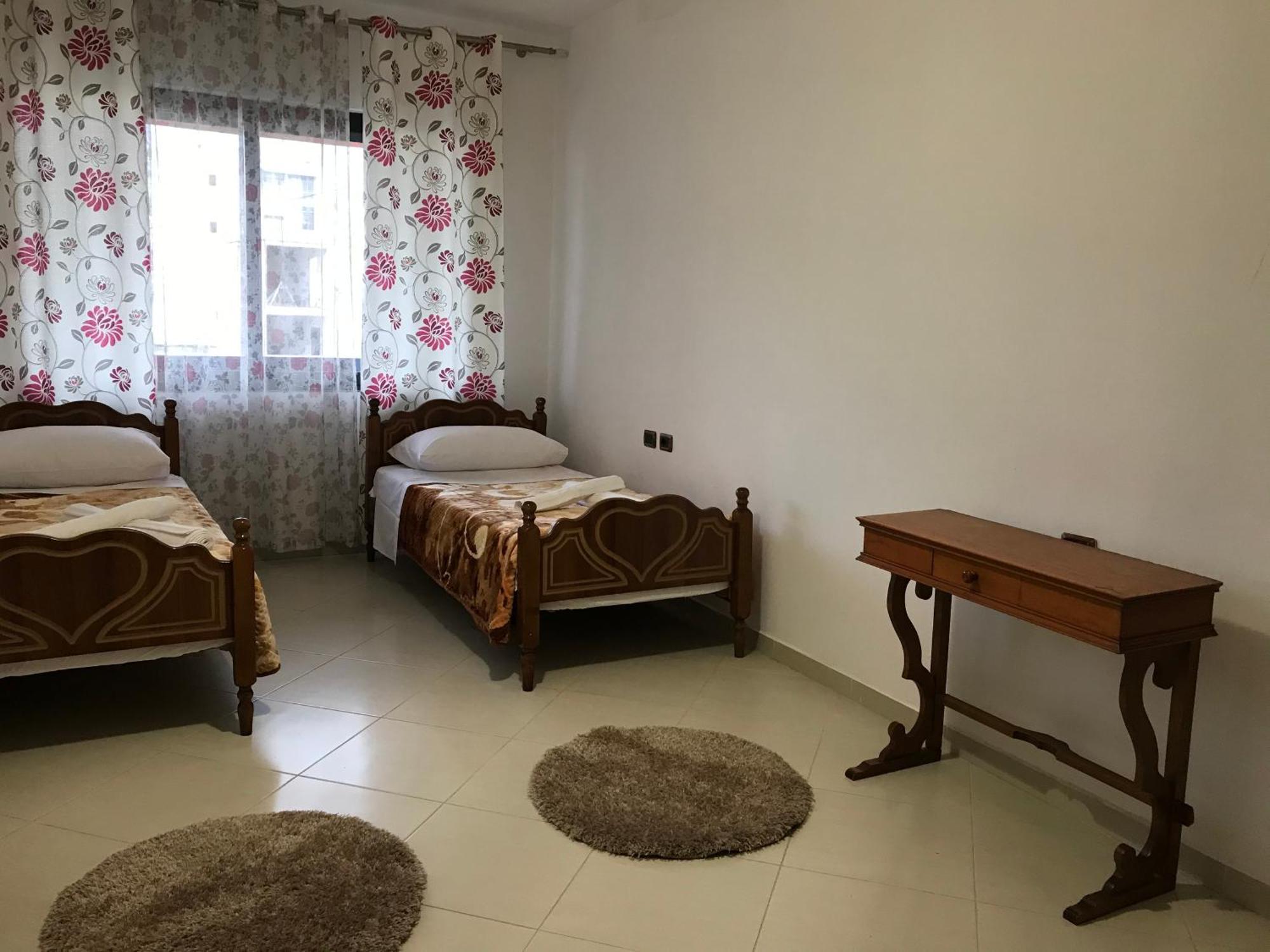 Home Sweet Home 1 - Guest House Tirana Kamer foto